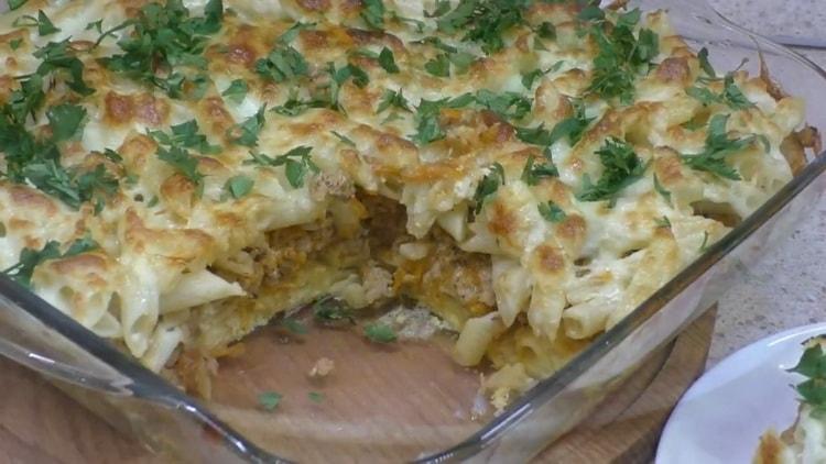 pastes amb carn picada al forn a punt