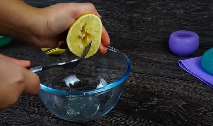 Prepara los ingredientes para la mascartona.