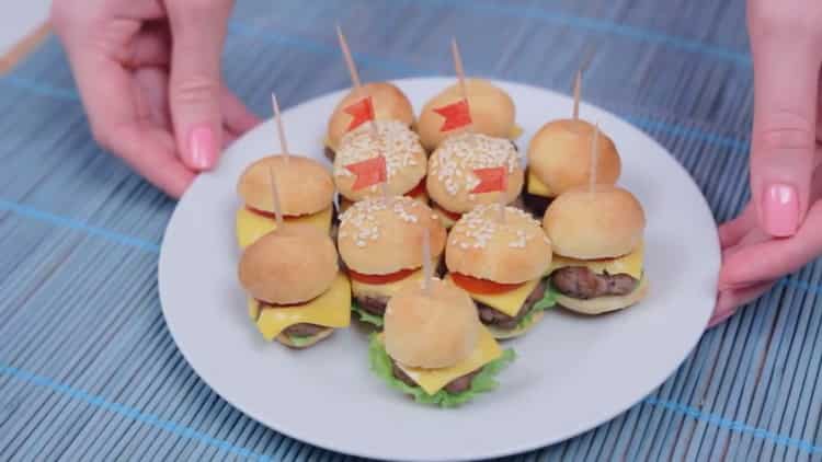 las mini hamburguesas están listas