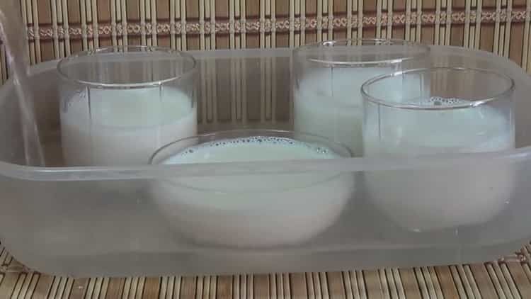 Jeleu de lapte la frigider