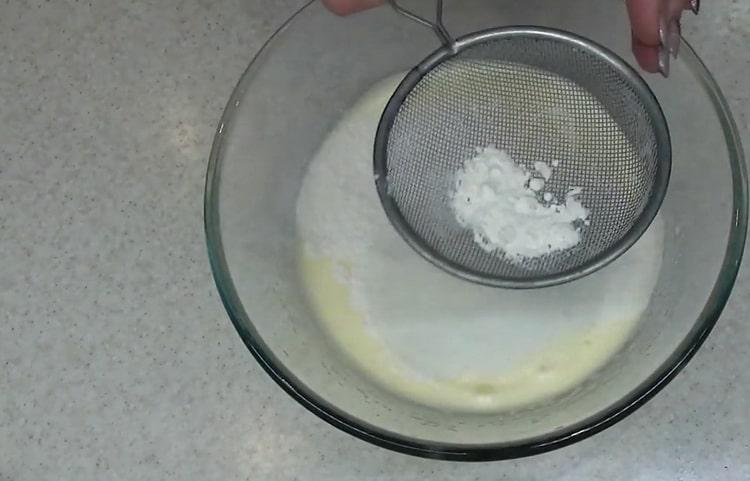 Bereiten Sie die Zutaten vor, um den Kuchen zuzubereiten