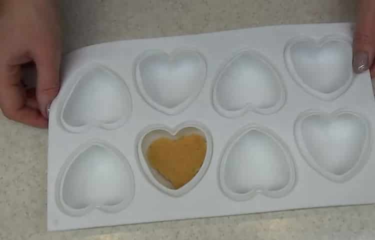 Um einen Kuchen vorzubereiten, bereiten Sie ein Formular vor