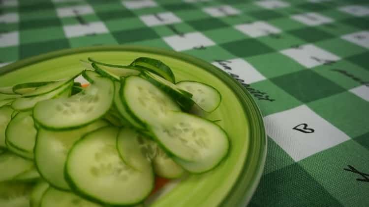 За да приготвите напитка, пригответе съставките