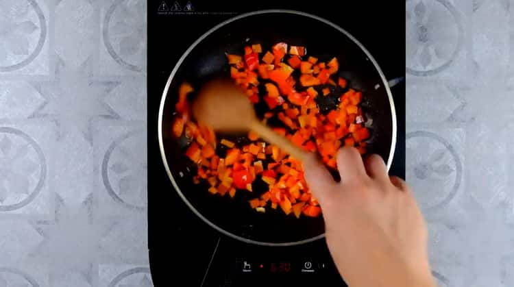 Pentru a pregăti lasagna vegetală, pregătiți ingredientele