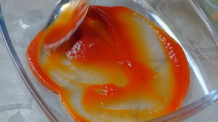 Pentru a pregăti lasagna vegetală, pregătiți sosul