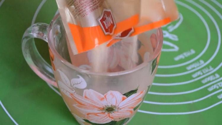 Upang gumawa ng mga panna cats ay gumawa ng gulaman