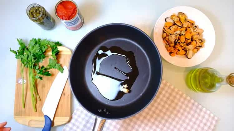 Pentru a pregăti pasta, pregătiți untul