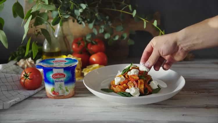 Add cheese to make pasta with cheese