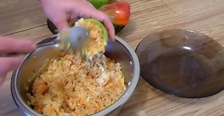 Chcete-li pepř, plňte papriky s mletým masem