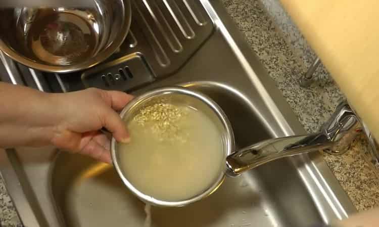 Cocinar cebada con champiñones.