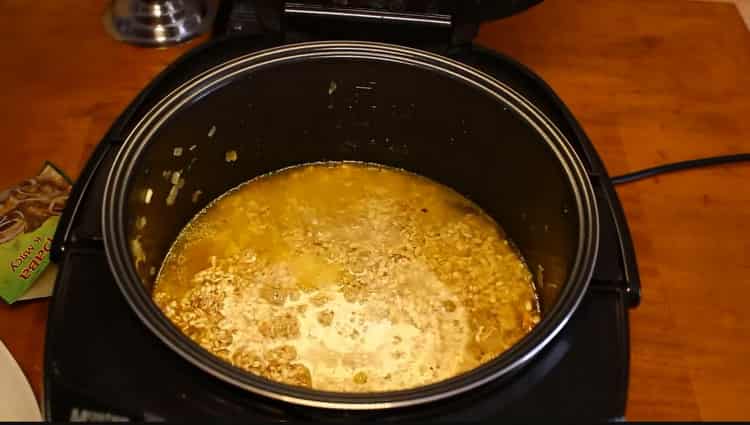 Ajouter de l'eau pour faire de l'orge perlé