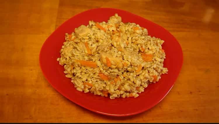 Orge avec viande dans une mijoteuse: une recette pas à pas avec des photos