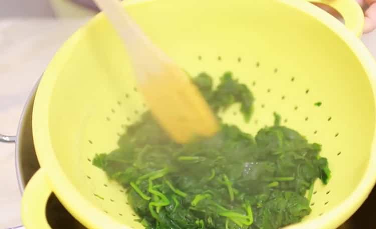 For at lave kagen, skal du tilberede ingredienserne