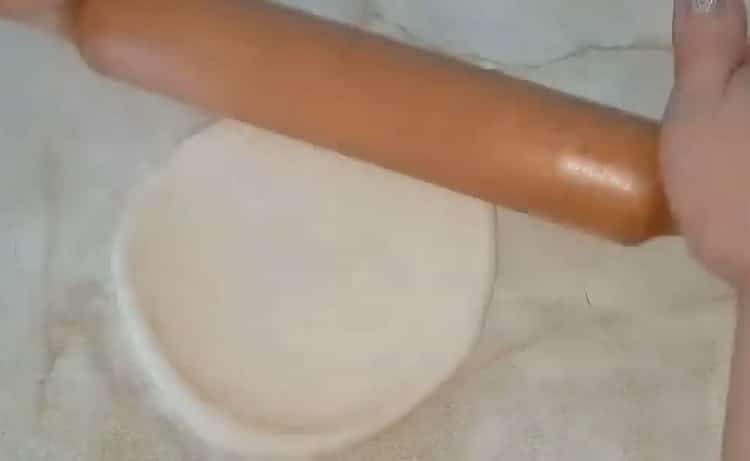 Rul dejen ud for at lave kål tærter