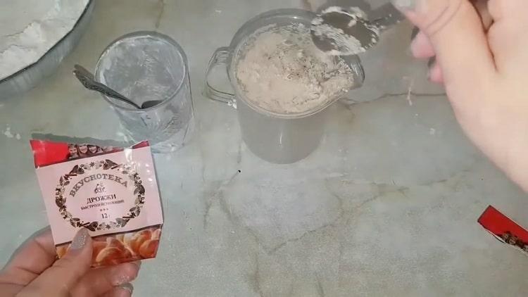 Tilbered ingredienserne for at tilberede tærterne i ovnen