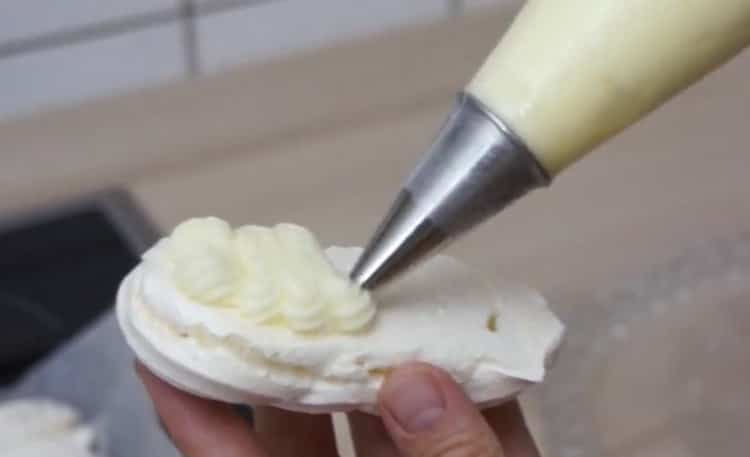 Pré-aqueça o forno para fazer a sobremesa