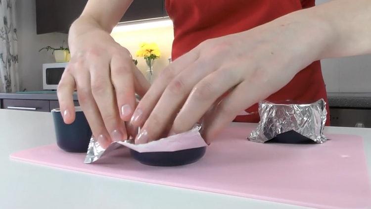Pentru a pregăti budinca, pregătiți folia