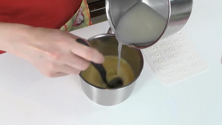 Pregătiți ingredientele pentru budincă