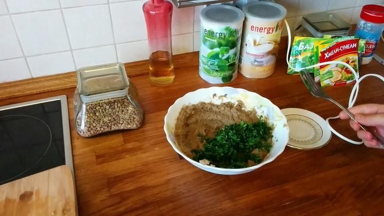 Paghaluin ang mga sangkap upang makagawa ng isang smoothie