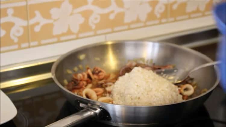 For rice with squid, add rice