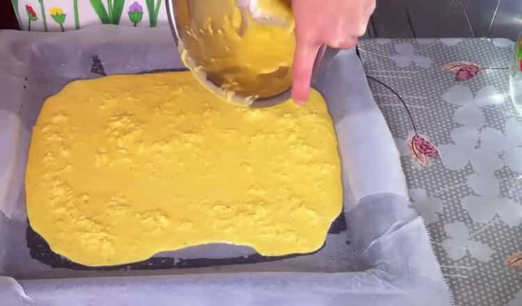 Distribuie masa de ouă pentru gătit.