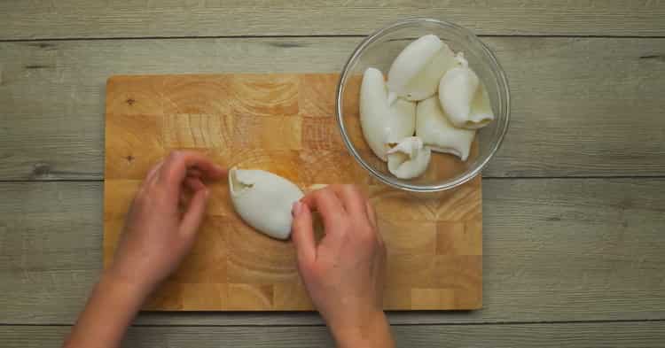 Pentru a pregăti salata, pregătiți ingredientele