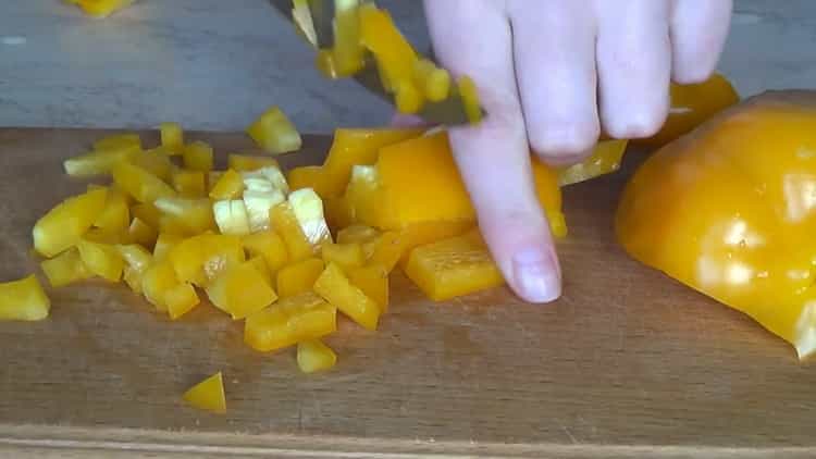 Готвене салата от целина и пилешки гърди