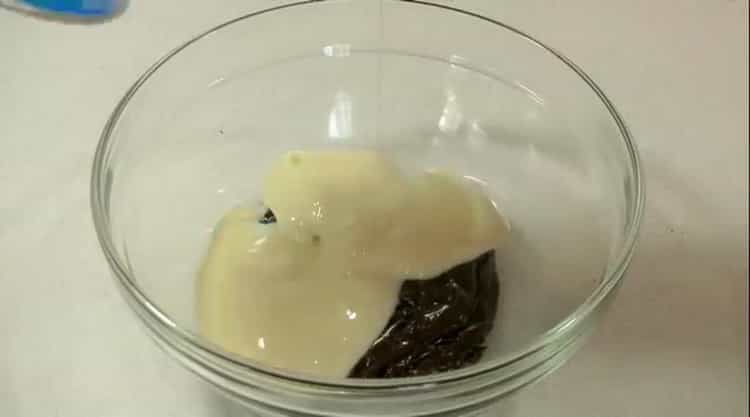 Ihanda ang mga sangkap para sa pagluluto.