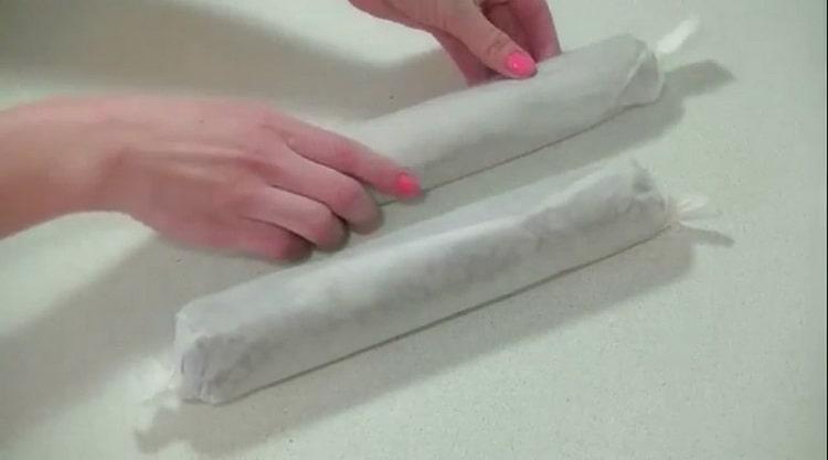 Upang magluto, ilagay ang sausage sa ref