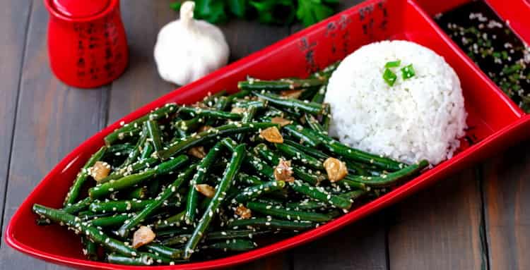 Haricots verts à l'ail et à la sauce soja - la recette pas à pas