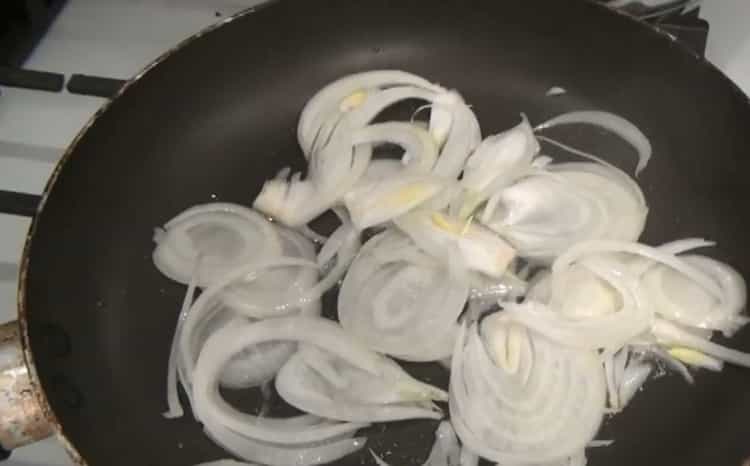 Förbered ingredienserna till soppan.