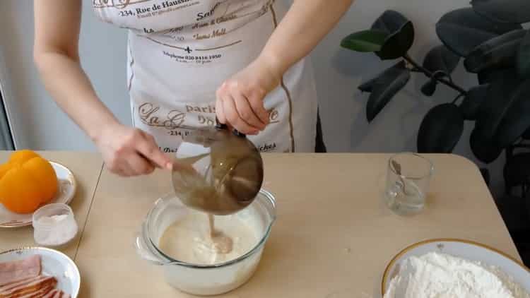 Combinez les ingrédients pour faire la pâte.