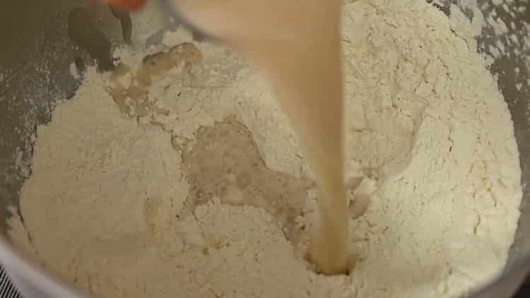 Комбинирайте съставките, за да направите пица