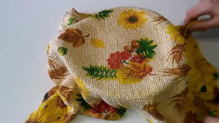 Pentru a pregăti aluatul, acoperiți aluatul