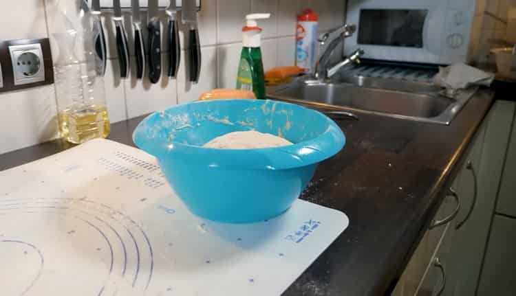 Aluat pentru cârnați în aluat la cuptor conform unei rețete pas cu pas cu fotografie