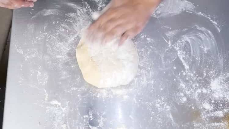 Mischen Sie die Zutaten, um den Teig zu machen.