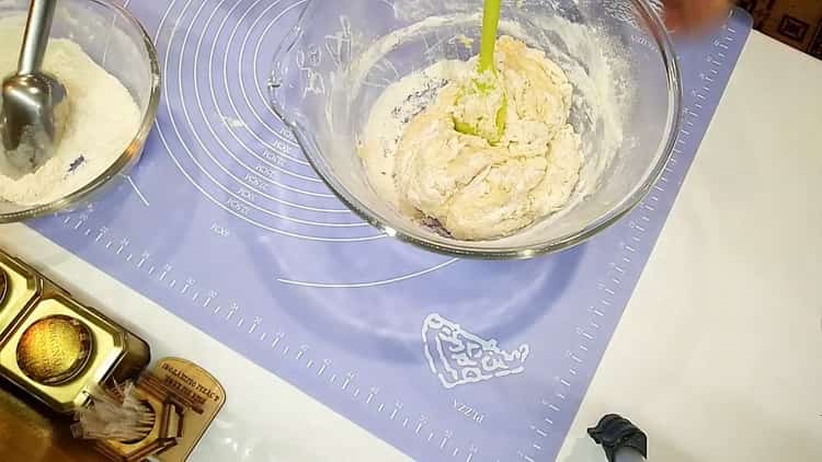 Upang makagawa ng masa, ihalo ang mga sangkap