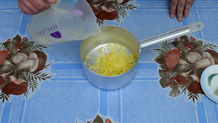 För att förbereda degen, förbered en avkok