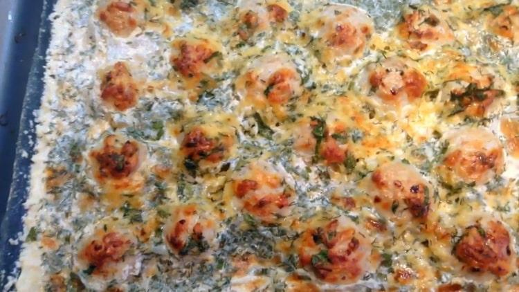 кюфтета в сметанов сос във фурната са готови