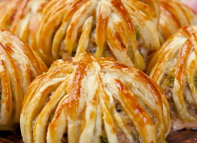 Sehr leckere und ungewöhnliche Fleischbällchen im Blätterteig - ein einfaches Rezept