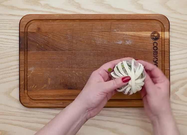 Bilden Sie das Produkt, um Fleischbällchen zu machen