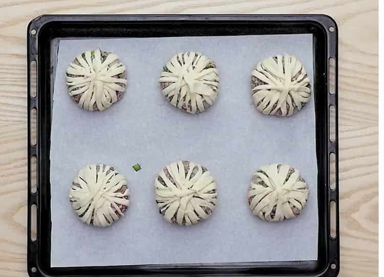 heizen sie den ofen vor, um fleischbällchen zu kochen