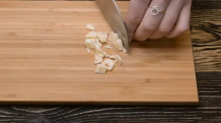 Cooking meatballs with gravy