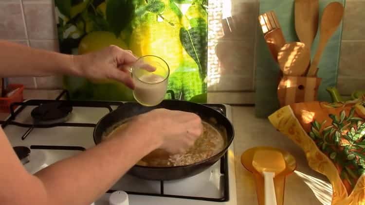 Ajouter la farine pour cuire les boulettes de viande