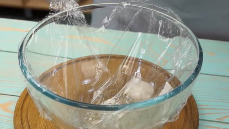 Pentru a pregăti un tort cu jeleu, pregătiți vasele