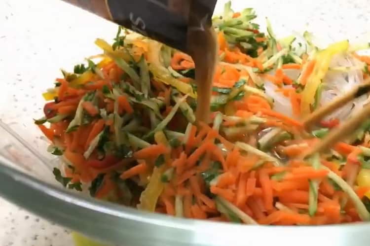 Add dressing to prepare fruncheza