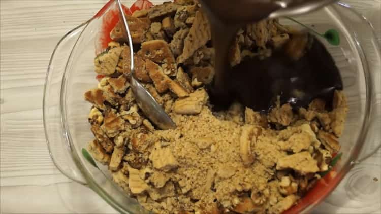 Promíchejte tekuté a suché přísady a vytvořte dezert.