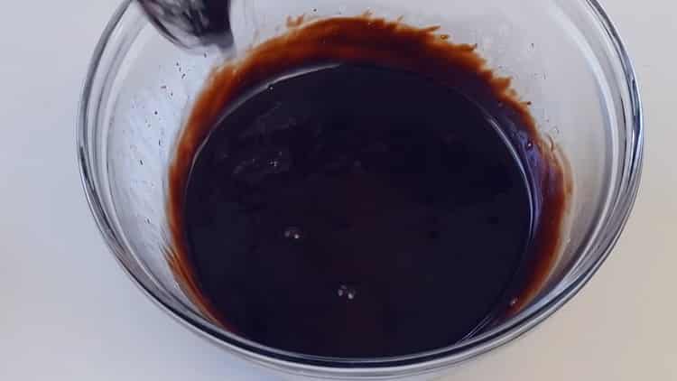 Pentru a face mousse de ciocolată, pregătiți ingredientele