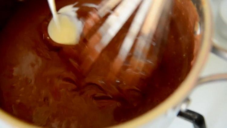 Adicione o creme para fazer pudim