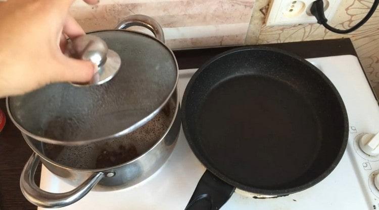 Kog boghveden, indtil den er kogt.